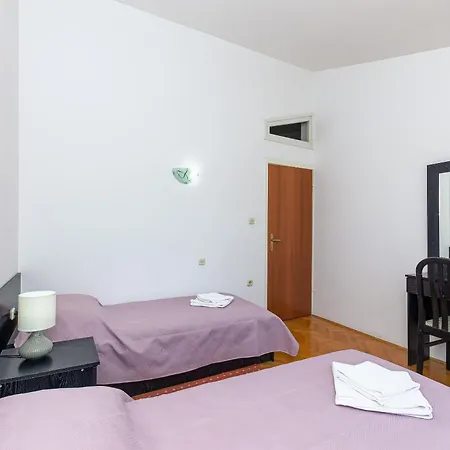 Franka 아파트 클레크